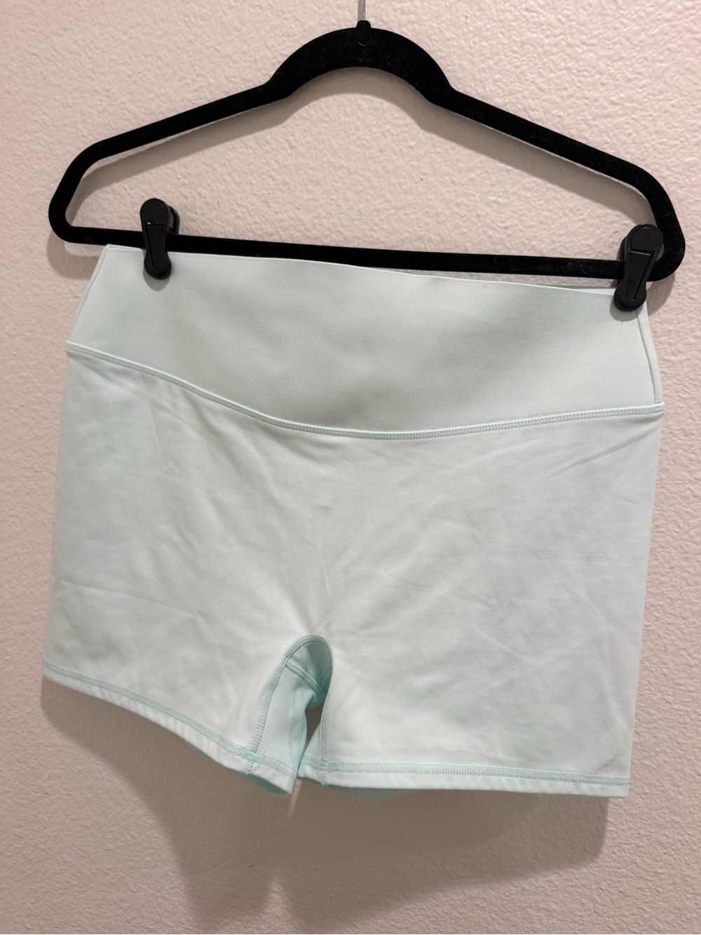 🆕 Fabletics: Mint PureLuxe Shorts (Size XL)